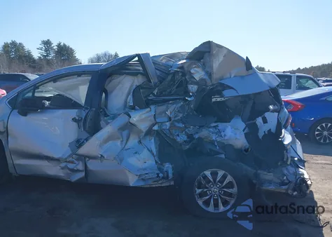 2022 Toyota Sienna Xle z USA, uszkodzony, nr VIN 5TDYRKEC6NS085597